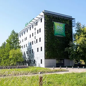 *** Hotel Ibis Styles Romans-valence Gare Tgv Francia