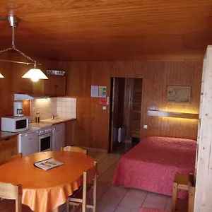 https://le-champbourguet.hotels-rhonealpes.com