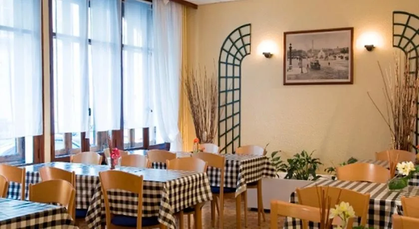 Mercure Paris Pigalle Sacre Coeur Hotel